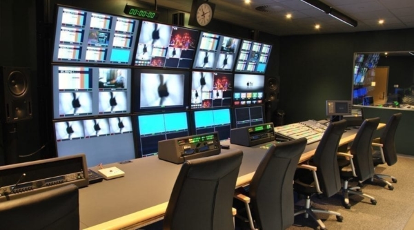 About Thinking Space systems - MW Video broadcast furniture example